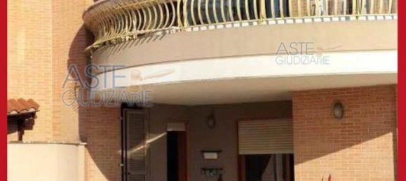 5 bedrooms Apartment in Rome, Italy No. 330821 4