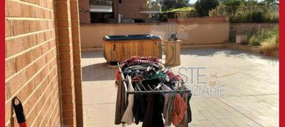 5 bedrooms Apartment in Rome, Italy No. 330821 6