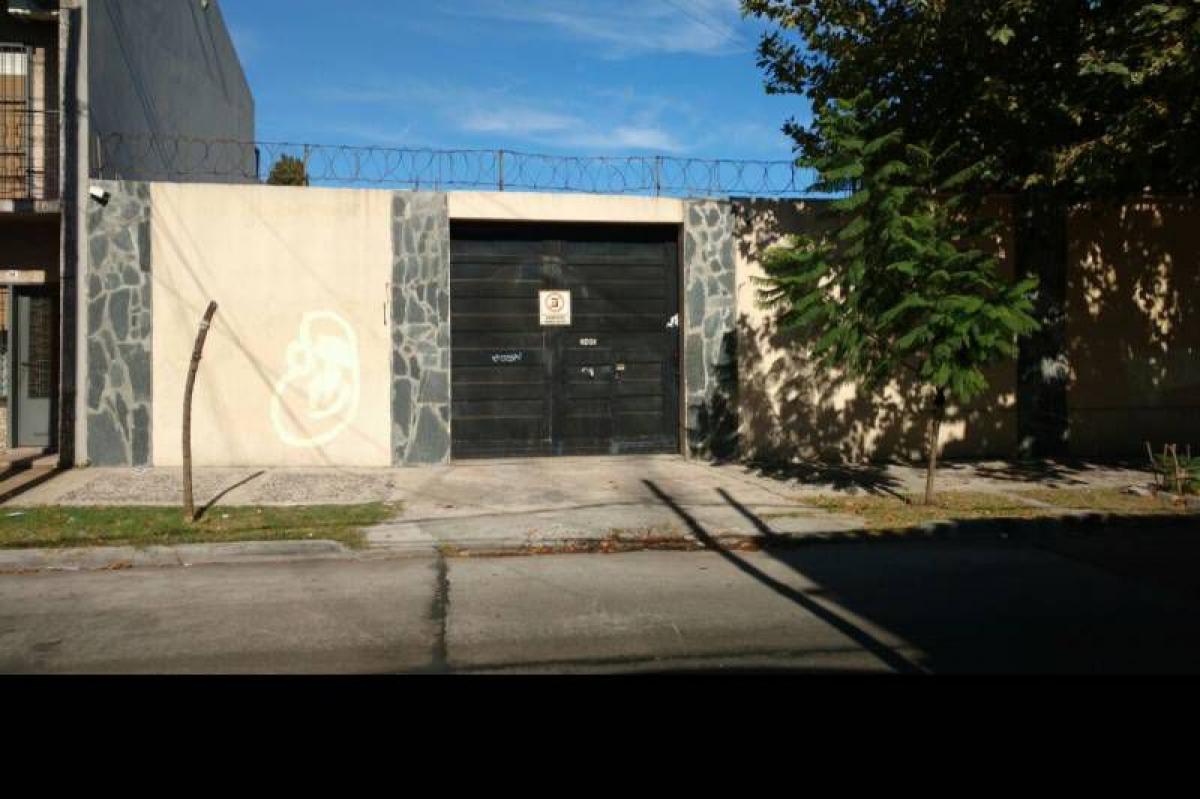  Commercial property in Bermudez, Argentina No. 26986