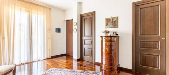 4غرفة فيلا في Labico, Italy رقم 39284 38