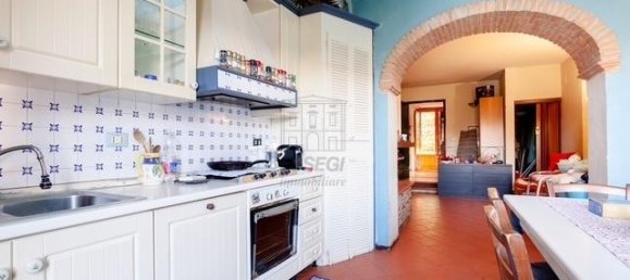 11 rooms House in Lucca, Italy No. 8623 16