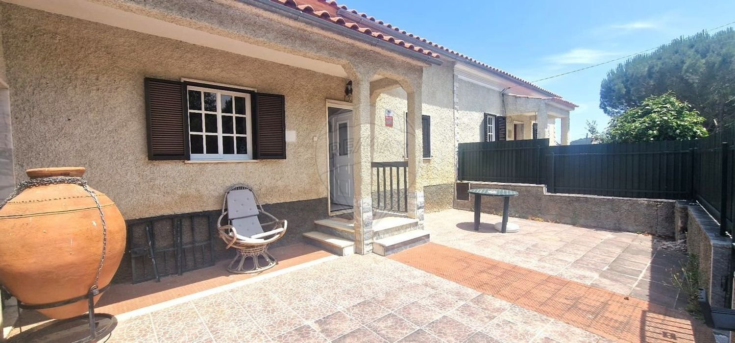 Дом с 3 спальнями в Энвендуш, Португалия № 206596