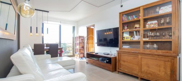 Apartamento de 4 dormitorios en Mahon, Spain No. 5560 17