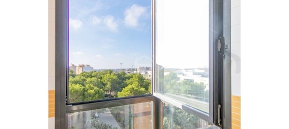 Apartamento de 4 dormitorios en Mahon, Spain No. 5560 13