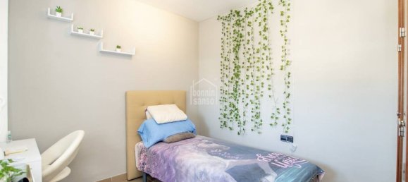Apartamento de 4 dormitorios en Mahon, Spain No. 5560 5