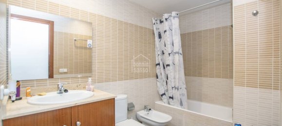 Apartamento de 4 dormitorios en Mahon, Spain No. 5560 9