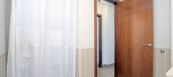 Apartamento de 4 dormitorios en Mahon, Spain No. 5560 2