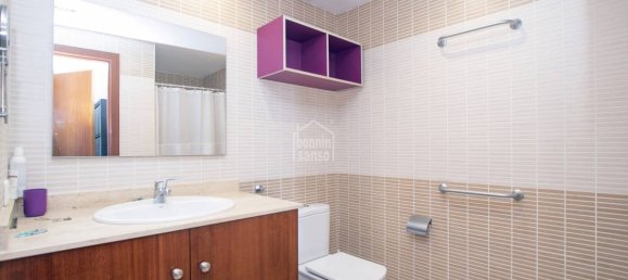 Apartamento de 4 dormitorios en Mahon, Spain No. 5560 3