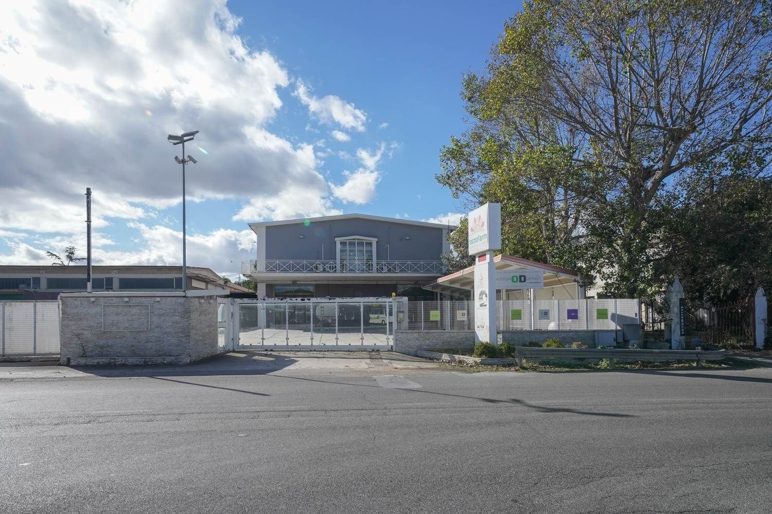 1500m² Warehouse in Gravina in Puglia, Italy No. 110611