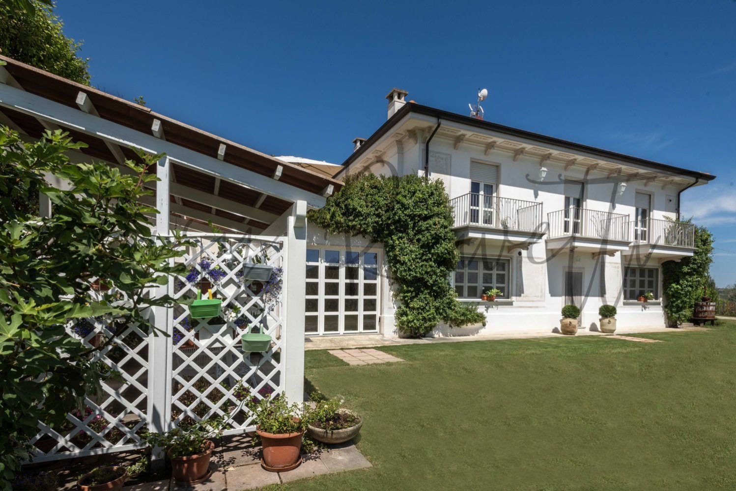 4غرفة فيلا في Monteu Roero, Italy رقم 221221