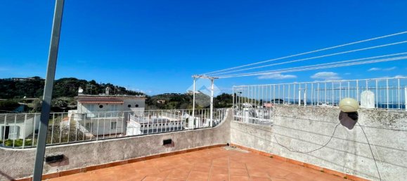 4 rooms House in Lacco Ameno, Italy No. 125315 7