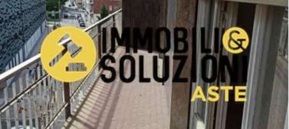 4 rooms Apartment in Varese, Italy No. 5458 20