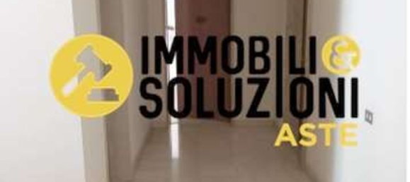 4 rooms Apartment in Varese, Italy No. 5458 12