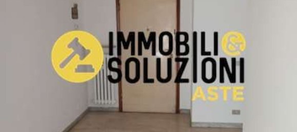 4 rooms Apartment in Varese, Italy No. 5458 13