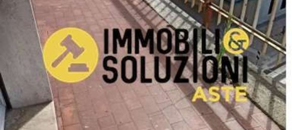 4 rooms Apartment in Varese, Italy No. 5458 21