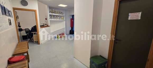 5غرفة عقار تجاري في Rome, Italy رقم 33875 3