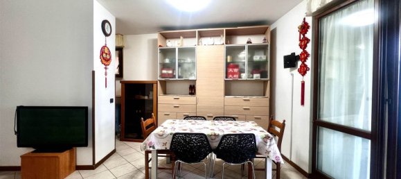 6 rooms Apartment in Signa, Italy No. 48324 3
