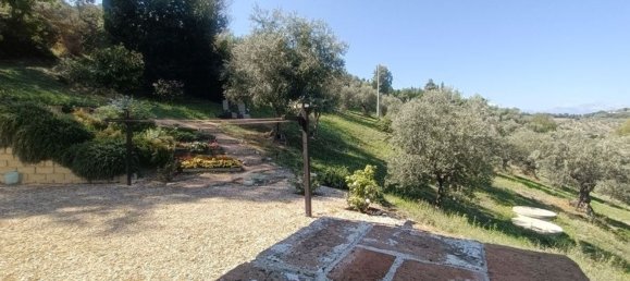 4 غرف نوم فيلا في Città Sant'Angelo, Italy رقم 397701 10