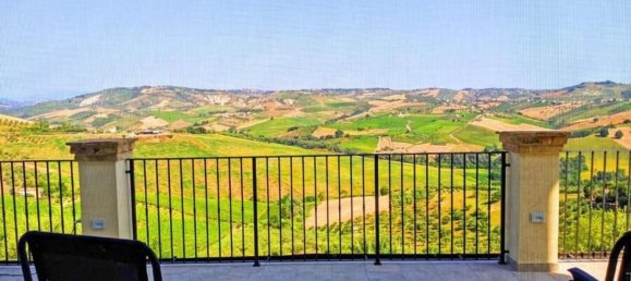 4 غرف نوم فيلا في Città Sant'Angelo, Italy رقم 397701 30