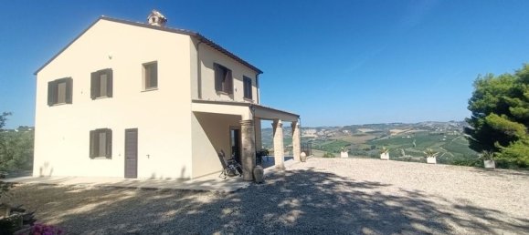 4 غرف نوم فيلا في Città Sant'Angelo, Italy رقم 397701 9