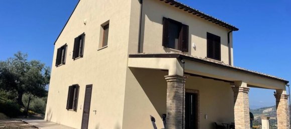 4 غرف نوم فيلا في Città Sant'Angelo, Italy رقم 397701 4