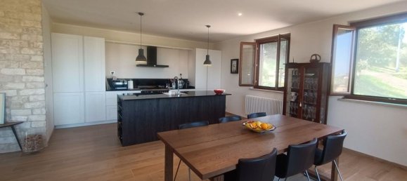 4 غرف نوم فيلا في Città Sant'Angelo, Italy رقم 397701 16