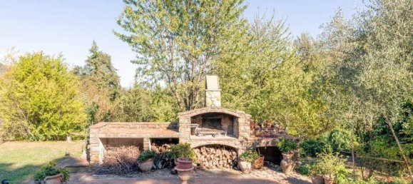 4 bedrooms House in Buti, Italy No. 15595 16