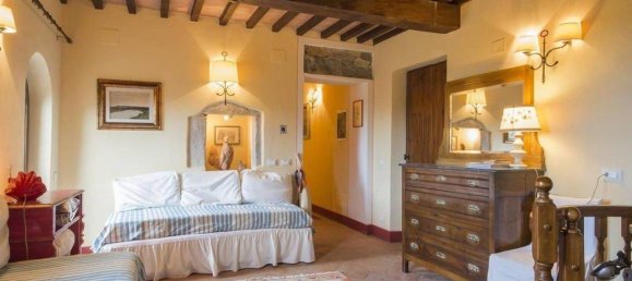 4 bedrooms House in Buti, Italy No. 15595 15