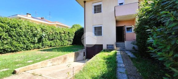 3 Schlafzimmer Villa in Inveruno, Italy, Nr. 273602 21