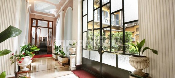 3 Schlafzimmer Wohnung in Turin, Italy, Nr. 330699 7