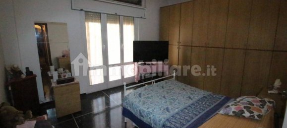 Apartamento de 2 dormitorios en Genoa, Italy No. 39210 3