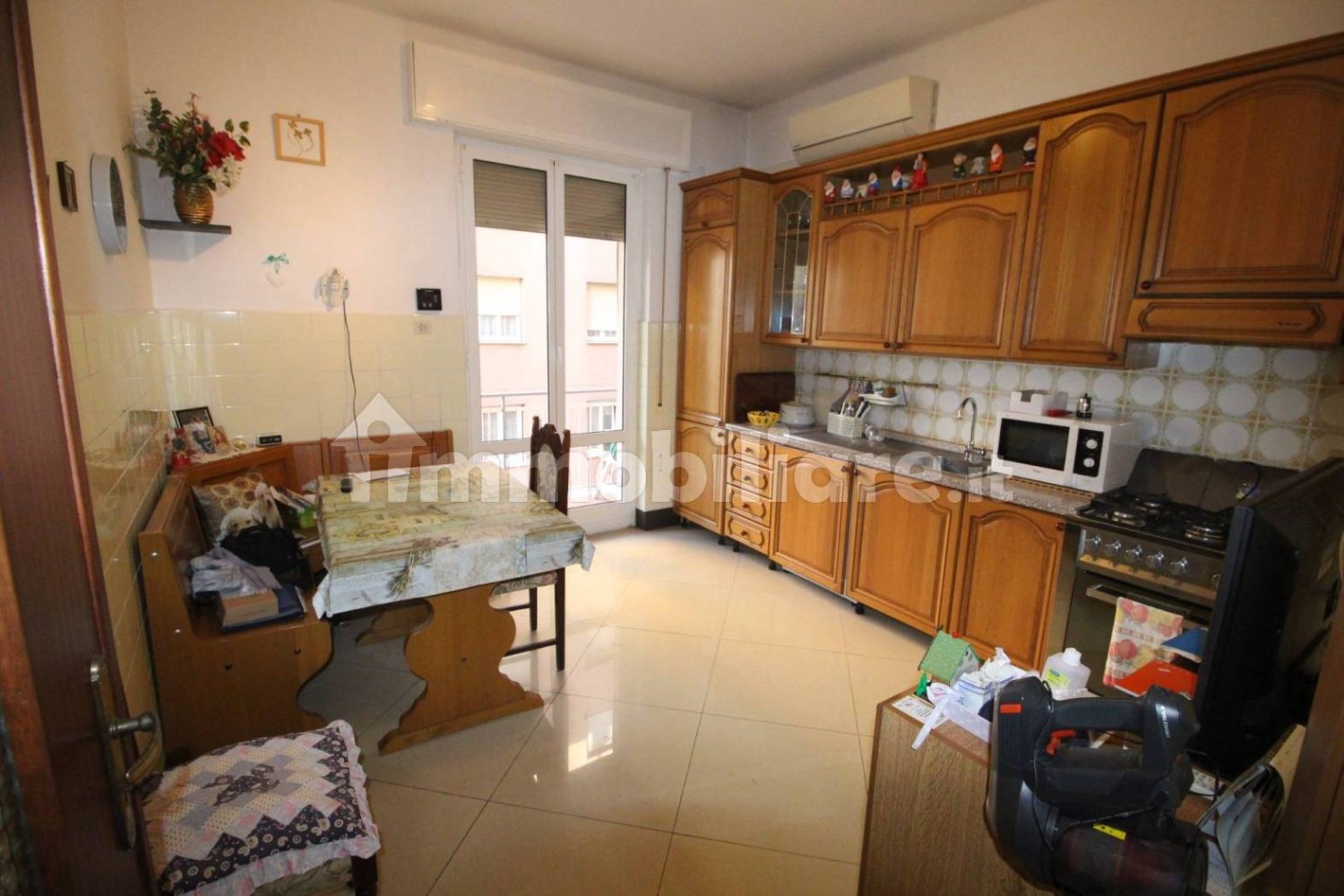 Apartamento de 2 dormitorios en Genoa, Italy No. 39210