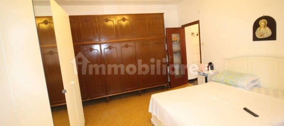 Apartamento de 2 dormitorios en Genoa, Italy No. 39210 17