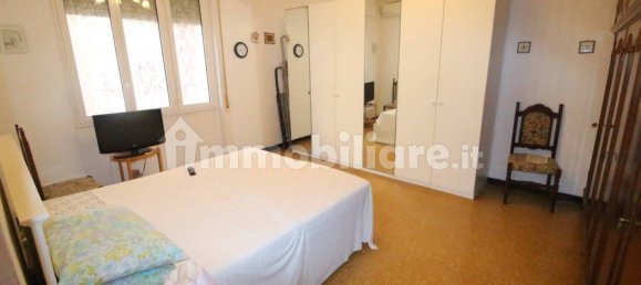 Apartamento de 2 dormitorios en Genoa, Italy No. 39210 21