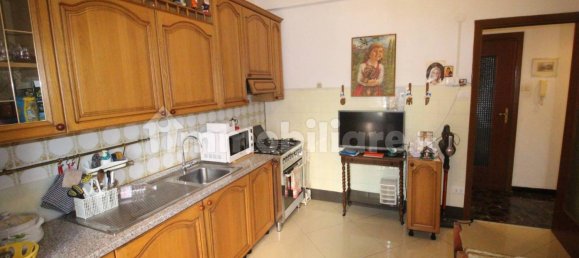 Apartamento de 2 dormitorios en Genoa, Italy No. 39210 2
