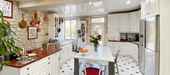 6 bedrooms Castles in Chatellerault, France No. 310029 7