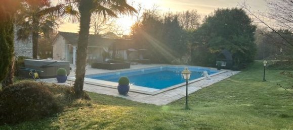 6 bedrooms Castles in Chatellerault, France No. 310029 15