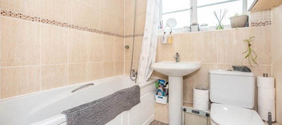 3 bedrooms House in Gravesend, United Kingdom No. 10680 23