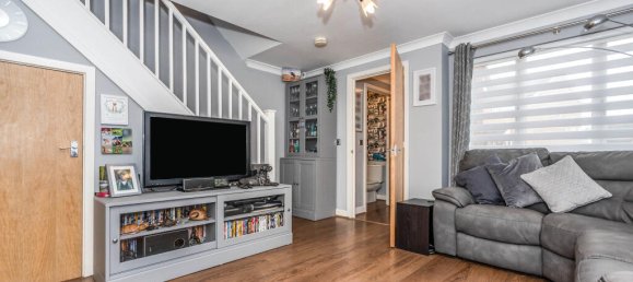 3 bedrooms House in Gravesend, United Kingdom No. 10680 4