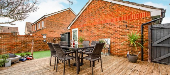 3 bedrooms House in Gravesend, United Kingdom No. 10680 51