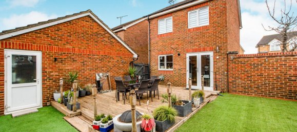 3 bedrooms House in Gravesend, United Kingdom No. 10680 40