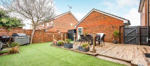 3 bedrooms House in Gravesend, United Kingdom No. 10680 75