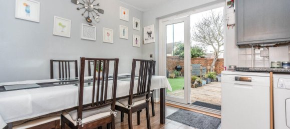 3 bedrooms House in Gravesend, United Kingdom No. 10680 7