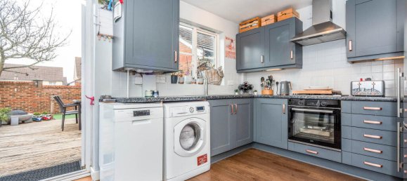 3 bedrooms House in Gravesend, United Kingdom No. 10680 6