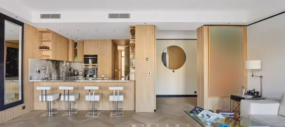 Квартира с 2 спальнями в Париж, Франция № 137587 3