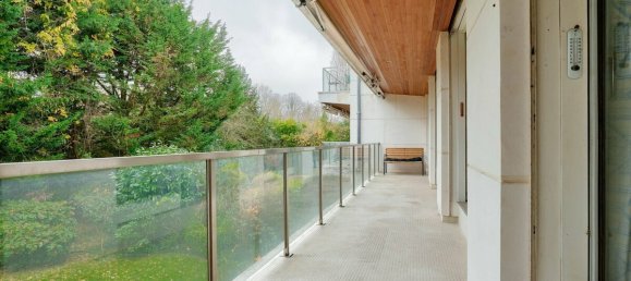 3 bedrooms Castles in Saint-Cloud, France No. 163633 9