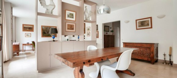 3 bedrooms Castles in Saint-Cloud, France No. 163633 6