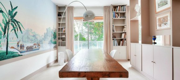 3 bedrooms Castles in Saint-Cloud, France No. 163633 4