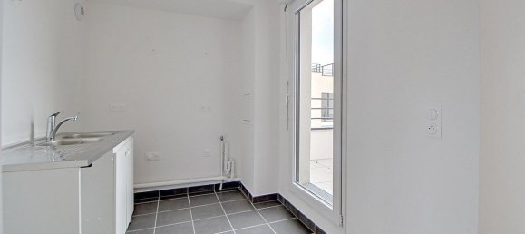 Дуплекс с 3 спальнями в Вернёй-сюр-Сен, Франция № 179556 6