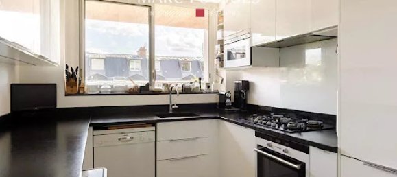 4 Schlafzimmer Doppelhaus in Paris, France, Nr. 169238 9